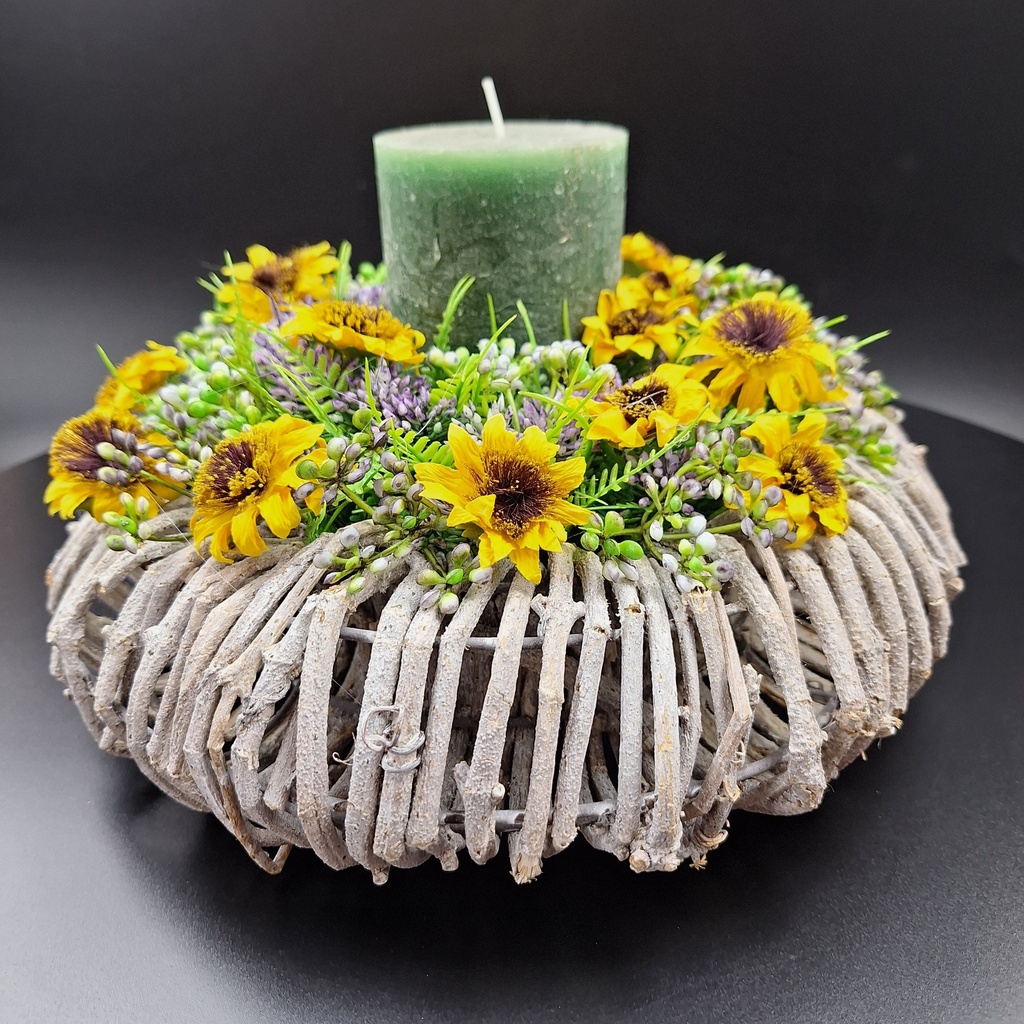 Tischkranz aus Rattan mit Kunst-Sonnenblumen1